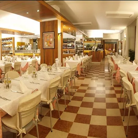 Hotel Centrale Hotel Riva del Garda